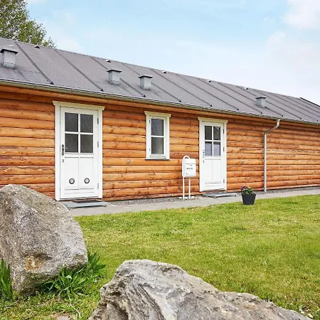 Дом отдыха 6 Person Holiday In
